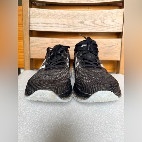 NEW BALANCE Fresh Foam More v2 size 9.5 for women - Picture 3 of 11